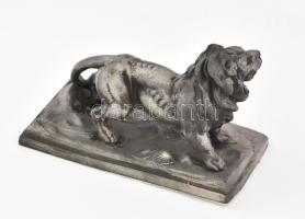 Oroszlán szobor, részletgazdag, öntött fém, jelzés nélkül, 12,5x6,5x8 cm