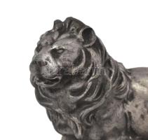Oroszlán szobor, részletgazdag, öntött fém, jelzés nélkül, 12,5x6,5x8 cm