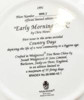 1991, Wedgwood dísztál, "Hajnali tejhordó", jelzett, sorszámozott, hibátlan, eredeti doboz...