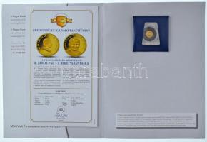 Cook-szigetek 2010. 1D Au II. János Pál, A világ legkisebb arany érméi tanúsítvánnyal (0,5g/0.999) T:PP Cook Island 2010. 1 Dollar Au John Paul II with The smallest gold coins in the world certificate (0,5g/0.999) C:PP