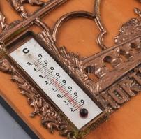 Hortobágyi retró emléktárgyak, 2 db: falidísz hőmérővel, 30x14 cm + kulacs fakéregszerű bevonattal, ...