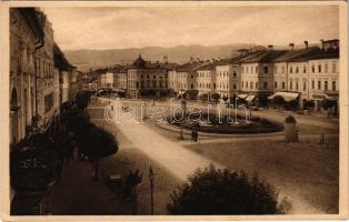 Besztercebánya, Banská Bystrica; Hlavné namestie / Fő tér, Jakub Löwy, Julius Papp üzlete, szálloda, szökőkút / main square, shops, hotel, fountain (EM)