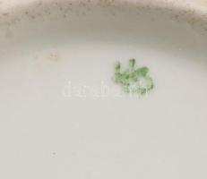 Alt Wien porcelán tejkiöntő. Kézzel festett, jelzett, néhány kis lepattanással, kopásnyomokkal, m: 8...