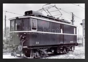 cca 1960 Hév dízel és villamos mozdonyok jellegrajza és fotója. 29 db klf járművekről. Egészvászon k...