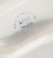 Royal Dux porcelán hal formájú váza. Kézzel festett, jelzett, kis kopásnyomokkal, m: 12 cm