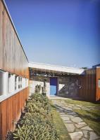 Cobbers, Arnt: Marcel Breuer 1902-1981. A 20. század formateremtője. 2007, Vince. Kiadói papírkötés,...