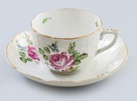 Herendi rózsamintás csésze alátéttel. Jelzett, kis kopással, d: 11,5 cm