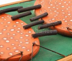 Szeift Béla (1944-2012): Ikrek, 1981. Akril, zsineg, fa. Jelezve jobbra lent: Szeift 81. 25,5x36 cm....