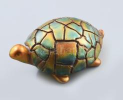 Zsolnay kisplasztika - Teknősbéka. Savmaratott eozin mázakkal fedett finomfajansz. Terv.: Török Jáno...