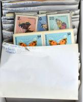 1966 Teljes évfolyam kiadásai javarészt összefüggésekben, többlet példányokban, blokkokkal, kiadásonként borítékokba rendezve, dobozban. A postatiszta bélyegek nagy része rozsdás / Most of the MNH stamps are stain (~45.495)
