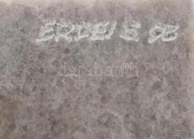 Erdei Sándor (1942- ): Angyal. Üveg, márvány talapzaton, jelzett, hibátlan, m: 33,5 cm

///

Tan...