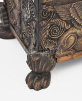 Ládika, Griff madaras díszítéssel, oroszlán lábas, Bronz, XIX. sz. 17x10x9 cm