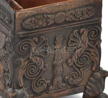 Ládika, Griff madaras díszítéssel, oroszlán lábas, Bronz, XIX. sz. 17x10x9 cm