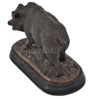 Vaddisznó szobor. Bronz, fa talpazaton, vadász szobor jelzés nélkül. 26x19 cm