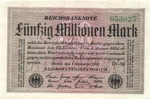 Német Birodalom / Weimari Köztársaság 1923. 50.000.000M (2x) fehér papíron, közeli sorszámokkal T:I
