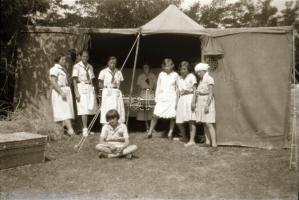 1930 Cserkészlány tábor Balatonszabadin, 12 db fotónegatív, 1 db pozitív, 1 db ceruzarajz, jó állapo...