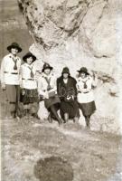 1930 Cserkészlány tábor Balatonszabadin, 12 db fotónegatív, 1 db pozitív, 1 db ceruzarajz, jó állapo...