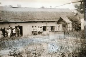 1930 Cserkészlány tábor Balatonszabadin, 12 db fotónegatív, 1 db pozitív, 1 db ceruzarajz, jó állapo...