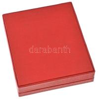 1973. "Gelka - Rádió Televízió Elektro Szervíz" aranyozott plakett műgyantás rátéttel, &qu...