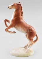 Royal Dux ágaskodó ló. Jelzett, hibátlan, m: 20,5 cm