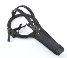 Nyestcsapda, kovácsoltvas, h: 19,5 cm