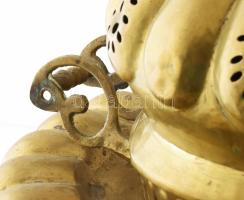 cca 19. sz vége, Ottomán ételmelegítő / szamovár / füstölő. Kalapált rézlemez, alján fával megerősít...