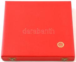 1989. "KIOSZ (Kisiparosok Országos Szövetsége) Kiváló szervezeti munkáért II" egyoldalas, ...