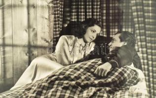 Jávor Pál és Tasnády Fekete Mária az Egy asszony visszanéz című film meghitt jeleneteiben, 3 db régi...