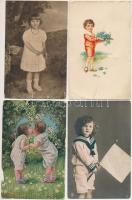 15 db RÉGI motívum képeslap vegyes minőségben: gyerekek / 15 pre-1945 motive postcards in mixed quality: children