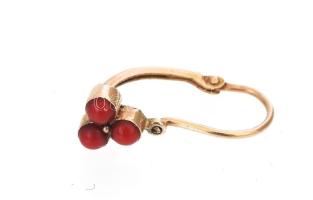 Arany (Au) 14K fülbevalópár, 3 db, jelzett, laza kapocs, bruttó: 2,7 g