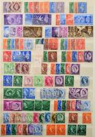 Nagy-Britannia kb 3.000 db bélyeg kevés klasszikussal, főleg 1960 utáni anyag sok egyformával 16 lap...