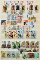 Nagy-Britannia kb 3.000 db bélyeg kevés klasszikussal, főleg 1960 utáni anyag sok egyformával 16 lap...