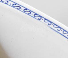 Kínai kaspó. Pillangó mintákkal díszített, jelzés nélkül, gyári mázfolyással, 19x19x11 cm