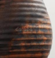 Zsolnay antik váza pár. Színes mázakkal fedett kőedény. Jelzett: ZSOLNAY felirat, egyik váza szájáná...