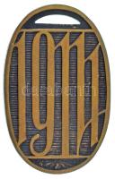 Zutt Richárd (1887-1938) 1914. "Hadsegélyező 1914" bronz emlékérem (53x33mm) T:AU 
Hungar...