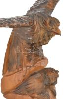 Turul. Faragott fa, kopással, egyik szárnya mozog, 90x40 cm