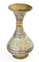 Mamluk váza. Szíria, 19. sz. vége, bronz, ezüst (Ag), réz, m: 22,5 cm