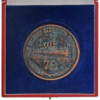 1987. "Nagy Októberi Szocialista Forradalom - 70" egyoldalas bronz emlékplakett eredeti tokban (81mm) T:XF patina