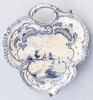 Royal Bonn Delft kínáló. XIX. sz., kézzel festett és domború mintákkal, jelzett, mázrepedéssel, repedéssel, 28x26 cm