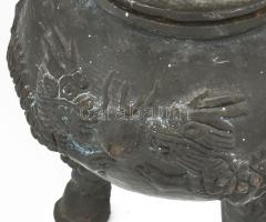 Antik kínai sárkány figurás vas füstölőtartó. Kína, XX. sz. első fele, vas, kopással, m: 17,5 cm