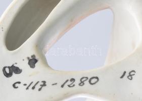 Mieczyslaw Naruszewicz iparművész: Ülő róka figura. cca 1955/60, lengyel, kézzel festett porcelán, j...