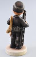 Hummel kéményseprő kisfiú. Jelzett, kézzel festett, hibátlan, m: 14,5 cm