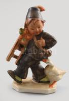 Friedel Bavaria kéményseprő libával. Jelzett, kézzel festett, liba farkán sérüléssel, m: 14 cm