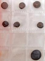 21db-os ókori érmetétel kisalakú berakóban, közte Bizánci Birodalom, ókori Görögország T:F-G 21pcs ancient coin lot in small holder, within Byzantian Empire, ancient Greece C:F-G