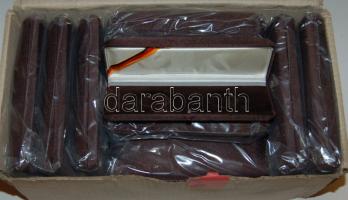 20db vadonatúj díszdoboz, eredeti csomagolásban, egyenként két férőhellyel, 22mm átmérőjű érmékhez, barna színben! Új ár töredékéért kikiáltva, alkalmi vétel!