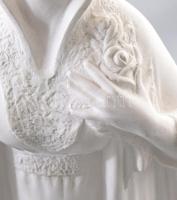 Kelemen Kristóf (1922-2001): Titok. 1985, festett terrakotta, képcsarnokos címkével, jelzett, kopáss...