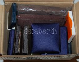 19db díszdoboz, benne újak (többnyire) és használtak (jó állapotban!), vegyes méretben