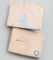 Szabó Kata 2 db türkizmázas kerámia falidísz, jelzett, kis kopással, együtt 9x12,5 cm