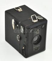 cca 1950 Zeiss Ikon Box Tengor ollfilmes kamera, Goerz Frontar objektívvel, egyik oldala erősen kopo...