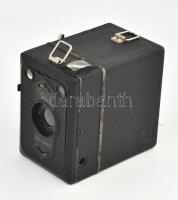 cca 1950 Zeiss Ikon Box Tengor ollfilmes kamera, Goerz Frontar objektívvel, egyik oldala erősen kopo...
